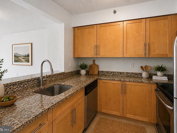 4th image of 10101 Grosvenor Pl APT 2008