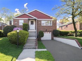 10 Massitoa Rd, Yonkers, NY 10710