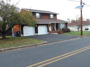 30 Castleton Ave, Somerset, NJ 08873