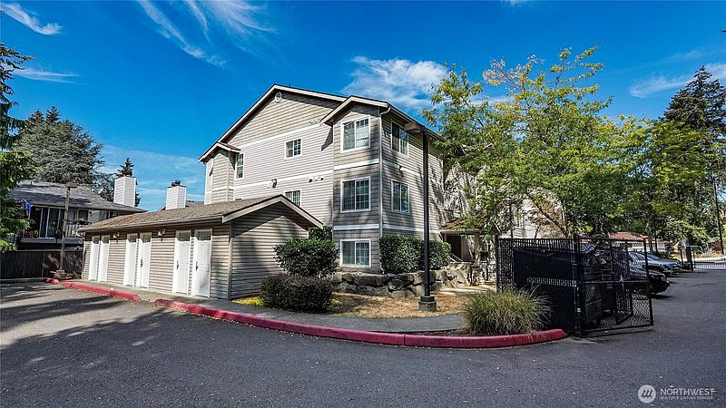 2nd image of 3221 S 208th Street