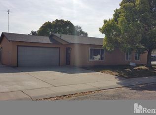 830 Parkside Ave, Manteca, CA 95336