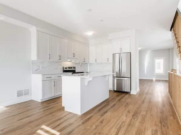 23 Bayberry Ln, Hamilton, ON