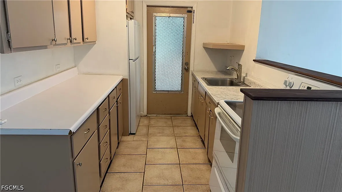 2 bed, 1.0 bath, 1030 sqft, $1,300 — Photo 4