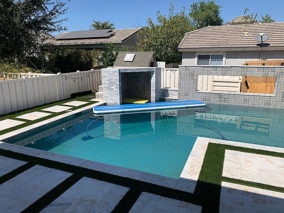 2nd image of 2722 E Tamarisk St