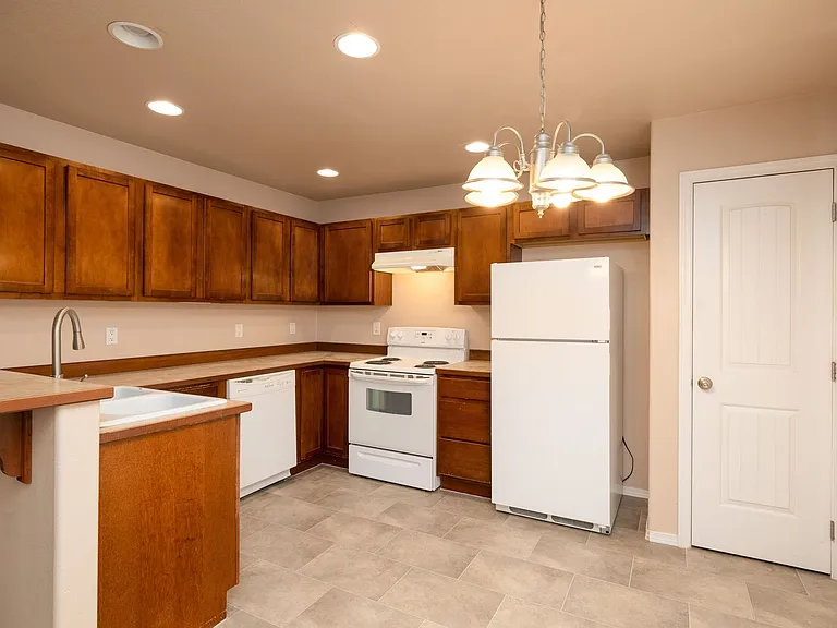 326 S Thierman Rd — Photo 5