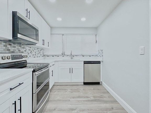 2nd image of 920 NE 199th St #3S