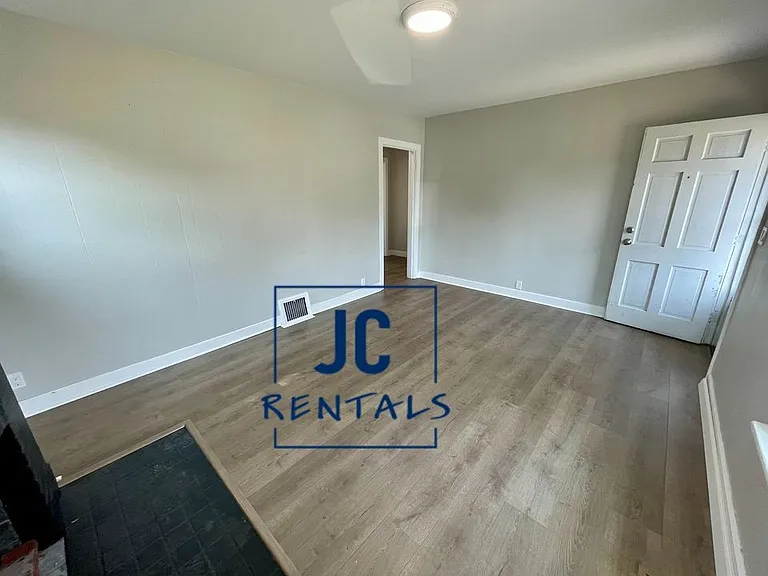 1522 Folsom Ave — Photo 3