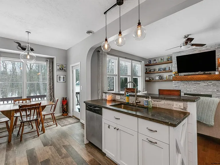 34 Thistle Dr — Photo 7