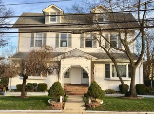 62 Main St, Englishtown, NJ 07726