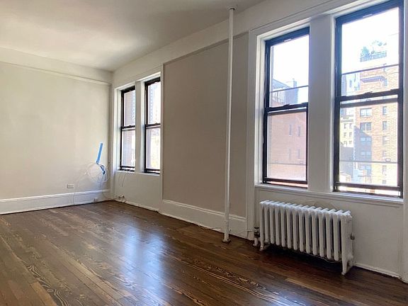 4th image of 142 E 27th St #F5
