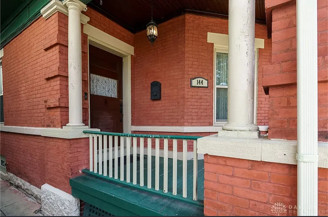 5 bed, 2.5 bath, 2500 sqft, $1,750 — Photo 3