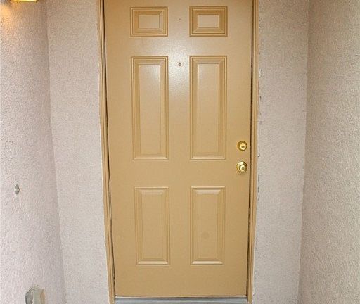 2nd image of 525 Shimmering Sands Ave