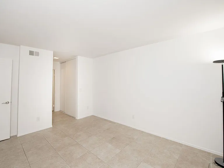 2323 Huntington St #902 — Photo 16