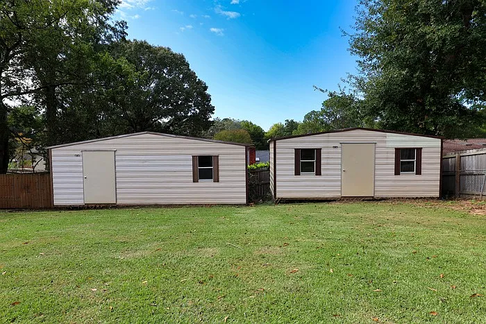 620 Sandhurst Dr — Photo 12