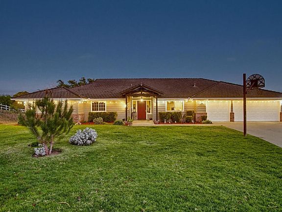 2nd image of 2092 Tudor Ln