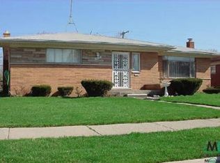15400 Rosemary Blvd, Oak Park, MI 48237