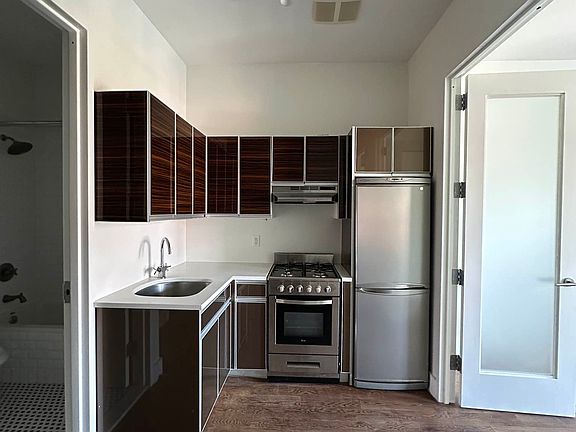 2nd image of 1072 Bergen St #3I