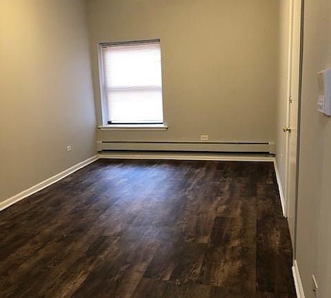 4th image of 833 W Sunnyside Ave #205