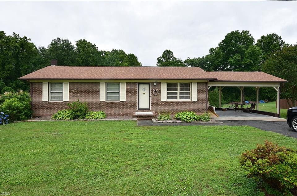 1st image of 129 Boxwood Ln