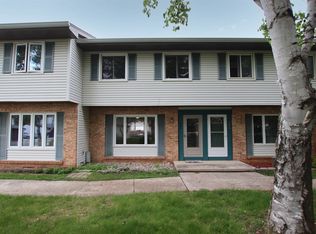 862 Castle Rd, Fond Du Lac, WI 54935