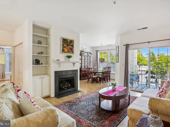 111 Watkins Pond Blvd #3-201, Rockville, MD 20850