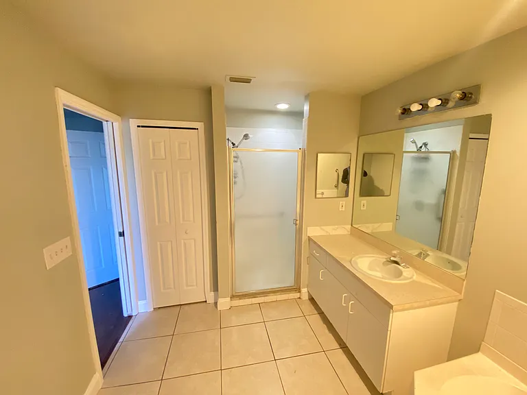 413 NW 16th Pl — Photo 9