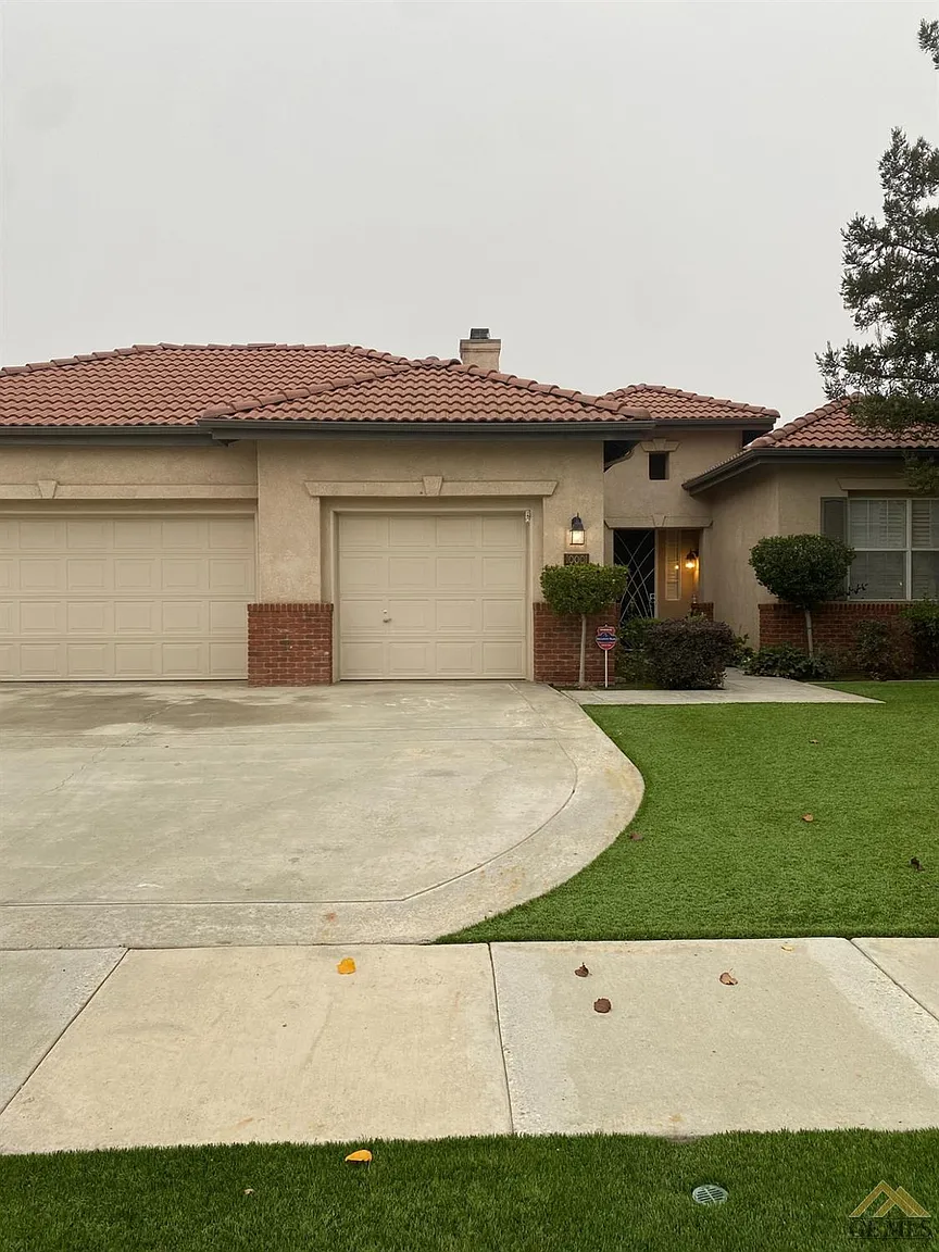 10001 Cinderella Ave photo 1