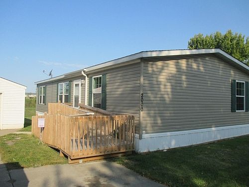 1st image of 2000 SE Summer Park Dr