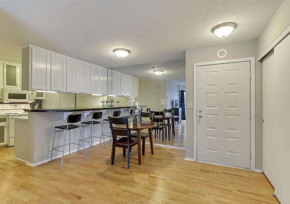 1st image of 433 S 7th St APT 2216