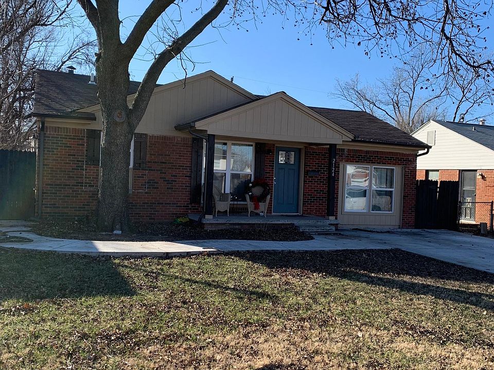 2124 Brighton Ave - double wide drive - sidewalks