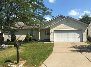 17 Crystal Lake Dr, Saint Peters, MO 63376