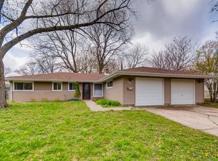 124 Wareham Ln, Schaumburg, IL 60193