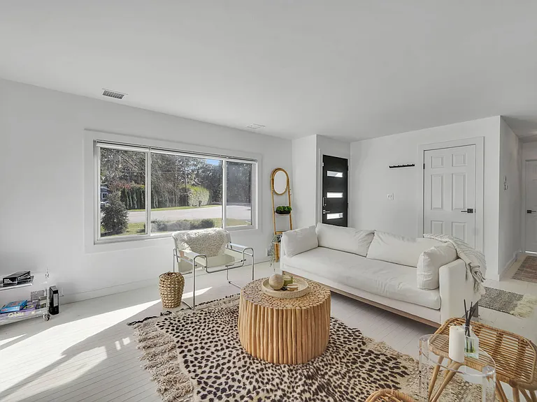 138 W Tiana Rd — Photo 5
