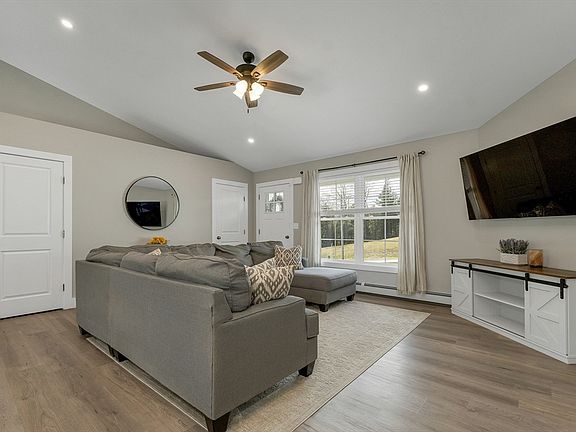 4th image of 85 Kennybeck Ct