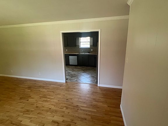5th image of 11120 Roane Dr