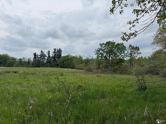 3rd image of 1 Clark & Burt Rd