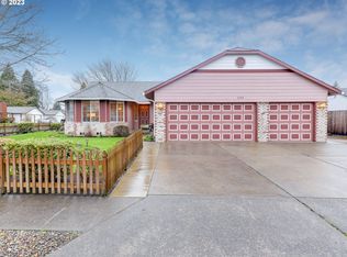 1543 SW 25th St, Troutdale, OR
