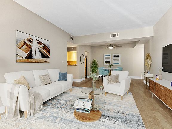 4th image of 627 N Rossmore Ave #202