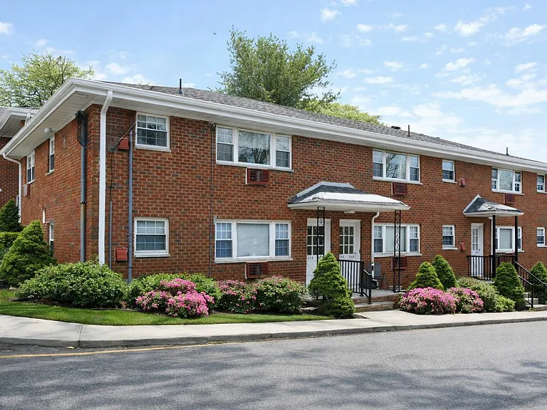 Welcome to Toms River Apartments, where modern comfort meets serene living. Enjoy beautifully landscaped grounds, easy access to local amenities, and spacious units designed for your lifestyle. Schedule your tour today and find your new home!