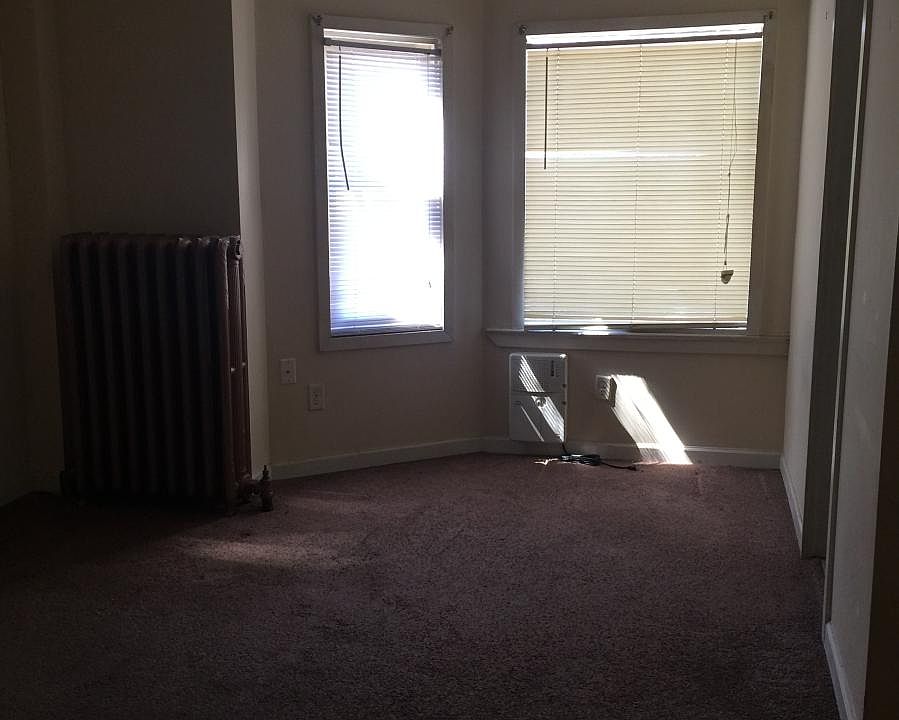 2nd image of 614 Monmouth St APT 3