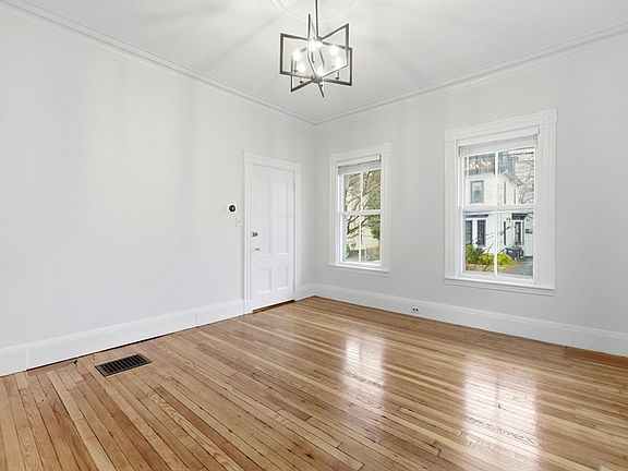 5th image of 48 Springfield St