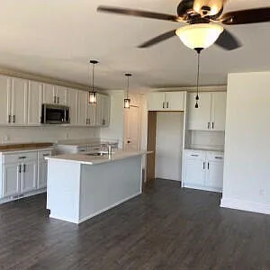 3 bed, 2.5 bath, 1504 sqft, $2,500 — Photo 2