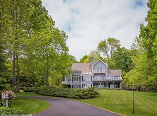 14 Norumbega Dr, Camden, ME 04843