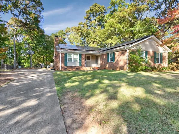 731 Bundaberg Ln, Rural Hall, NC 27045