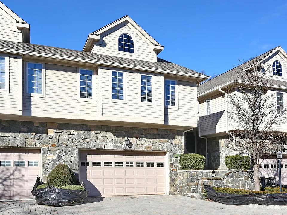 14 Kensington Ct