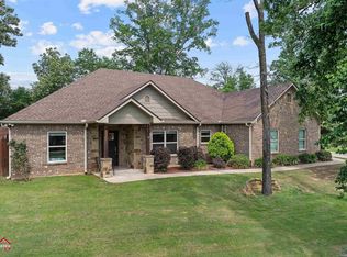 280 Towering Oaks Ln, Longview, TX 75602