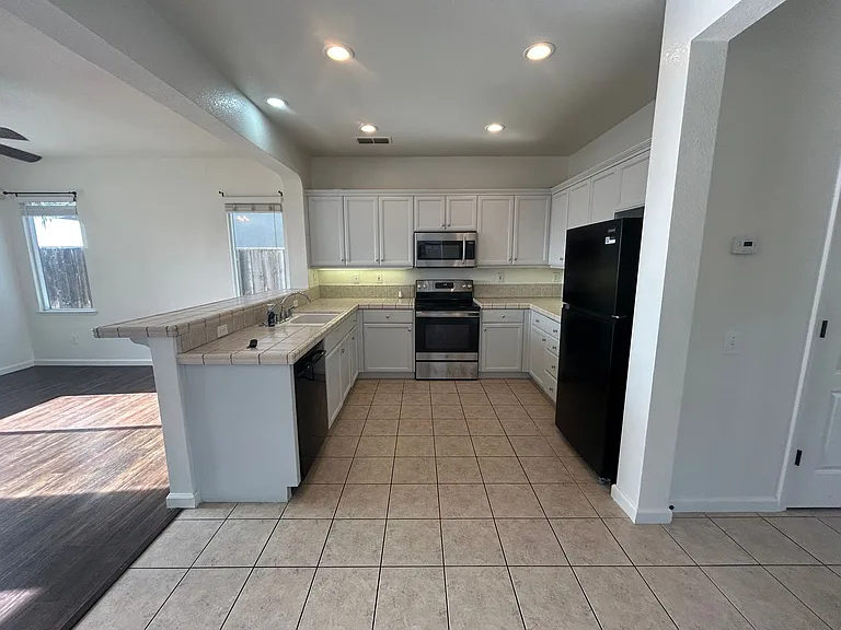 3293 Dewar Ln — Photo 4