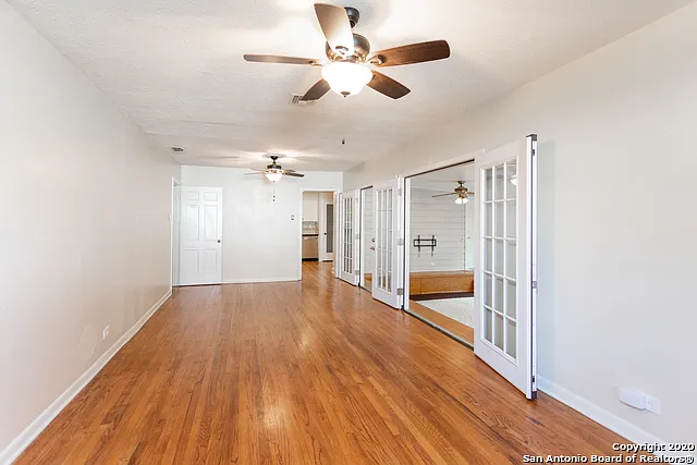 349 Irvington Dr — Photo 2