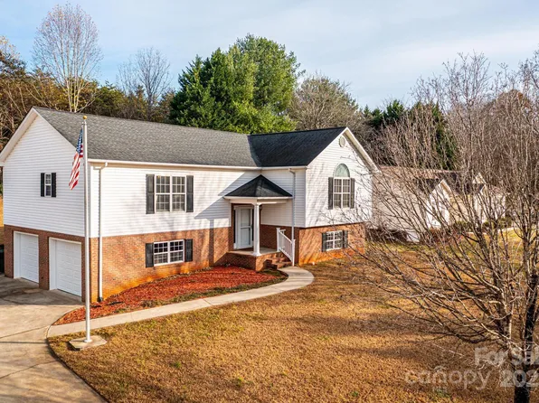 112 Meadowcreek Dr, Hudson, NC 28638