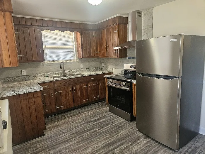 913 Old Edgefield Rd — Photo 6